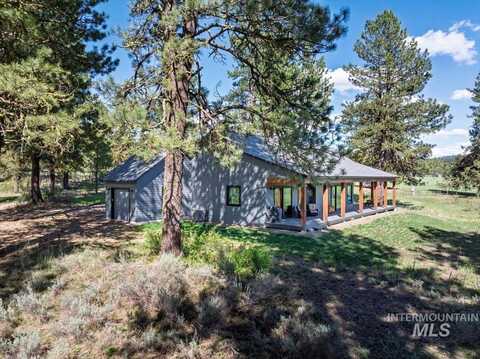 190 Wilderness Lake Rd, Cascade, ID 83611