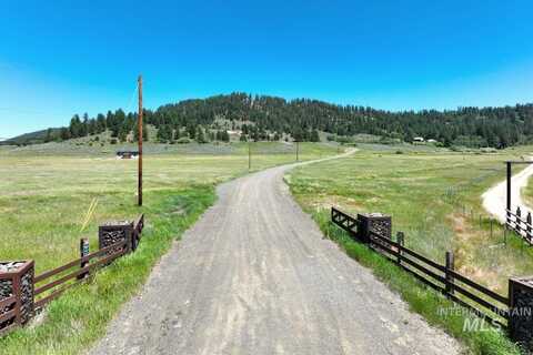 77 Alpha View Place, Cascade, ID 83611