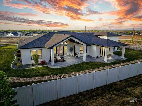 11127 Lake Lowell Ave, Nampa, ID 83686