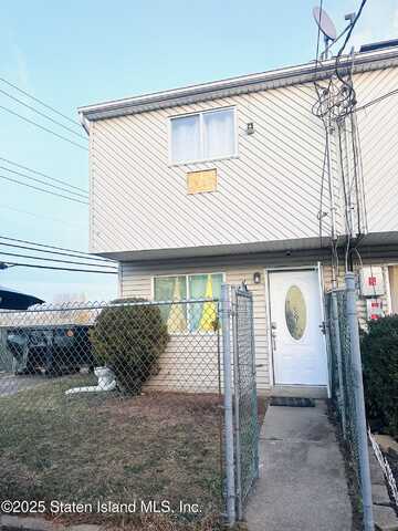 15 Betty Court, Staten Island, NY 10303