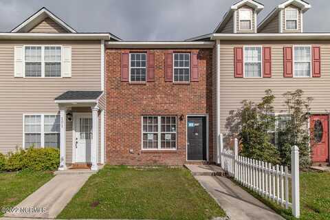 103 Woodlake Court, Jacksonville, NC 28546
