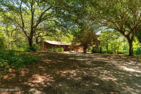 192 Wheeler Creek Road, Sneads Ferry, NC 28460