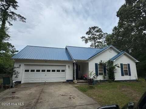 313 Chokecherry N, Richlands, NC 28574