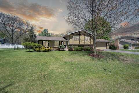 1750 Lochmoor Boulevard, Jackson, MI 49201