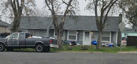 75 S 7th Street, Central Point, OR 97502
