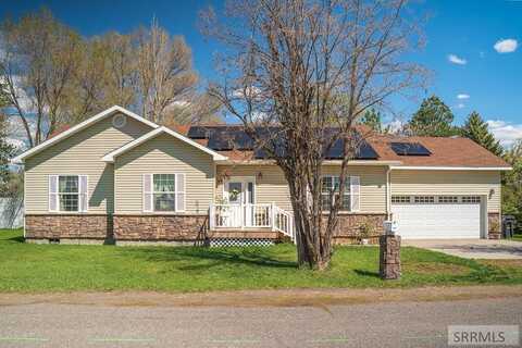 641 S 4th W, St Anthony, ID 83445