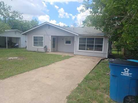 421 Lake Dr, Kerrville, TX 78028