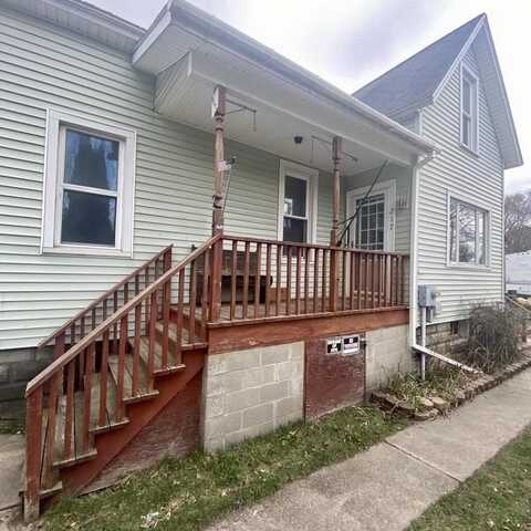 217 Tenth, Manistee, MI 49660