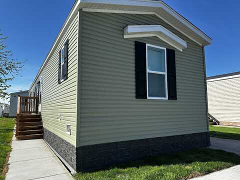 16692 Buckner, Macomb, MI 48044