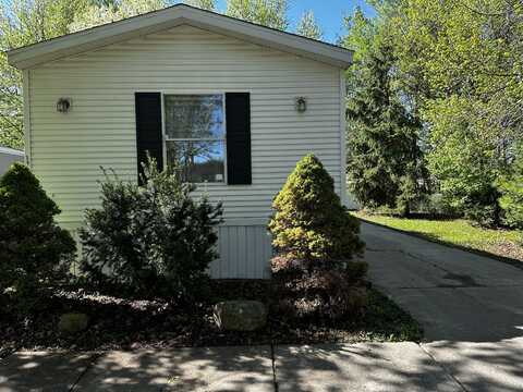 17002 Wales, Macomb, MI 48044