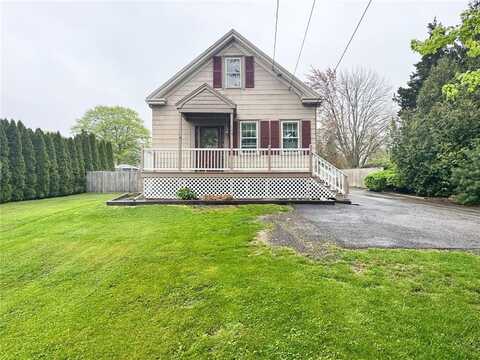 594 Metacom Avenue, Bristol, RI 02809