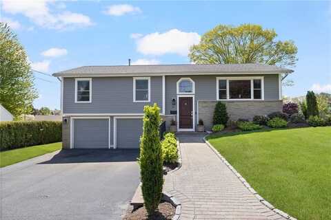 26 Leawood Drive, Cranston, RI 02920