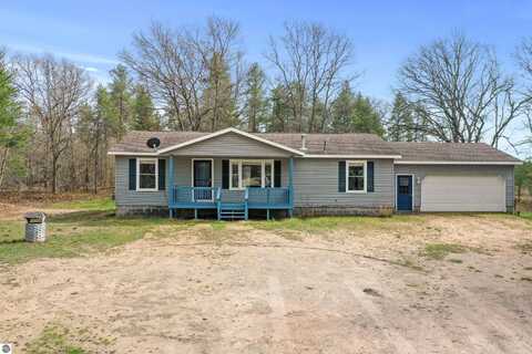 9733 W Jennings Road, Lake City, MI 49651