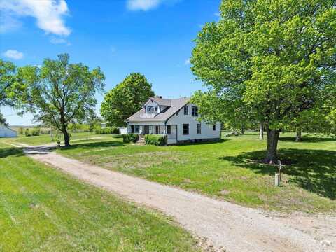 657 N 400 Road, Overbrook, KS 66524