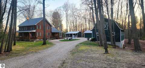 10780 S 29 Road, Cadillac, MI 49601