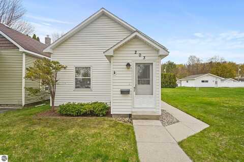 203 W Sixteenth Street, Traverse City, MI 49684
