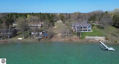 119 Jackson Street, Elk Rapids, MI 49629