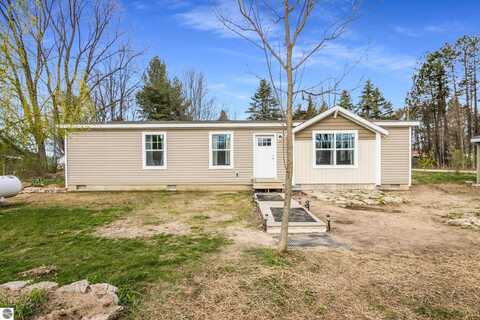 214 E North Street, Buckley, MI 49620