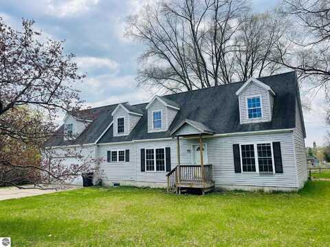 204 E Forest Home Avenue, Bellaire, MI 49615