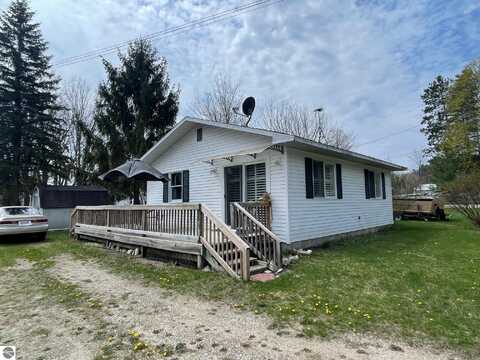 8117 North Street, Central Lake, MI 49622