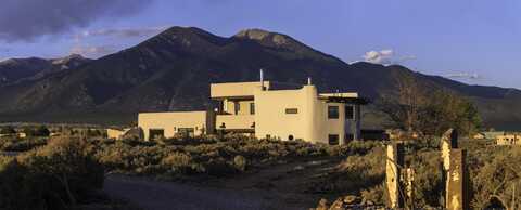 1447 Mesa Vista, Taos, NM 87571