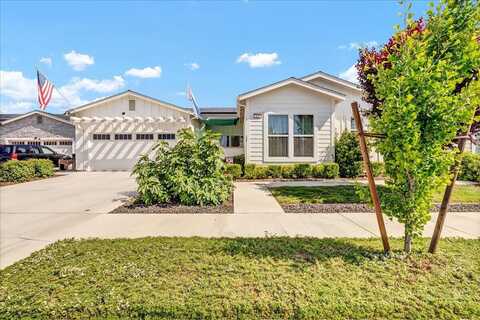 320 E Tyler Court, Visalia, CA 93291