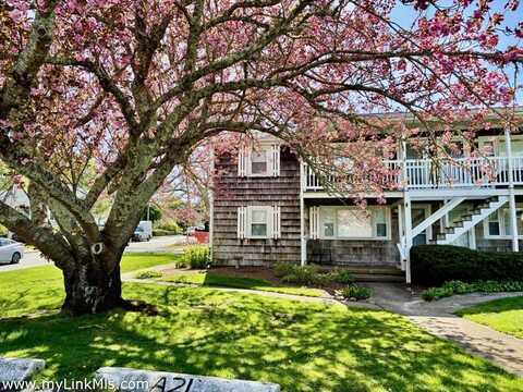 124 Skiff Avenue, Vineyard Haven, MA 02568