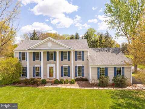 24 STEEPLE CHASE DR, SHENANDOAH JUNCTION, WV 25442