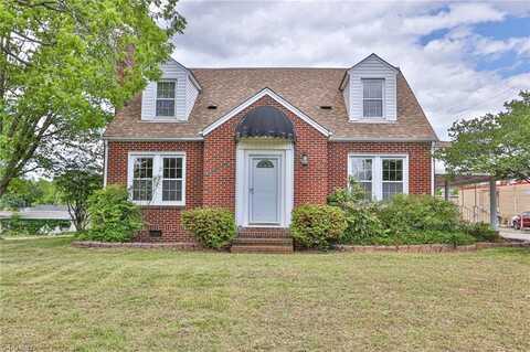 2036 1St Avenue SW, Hickory, NC 28602