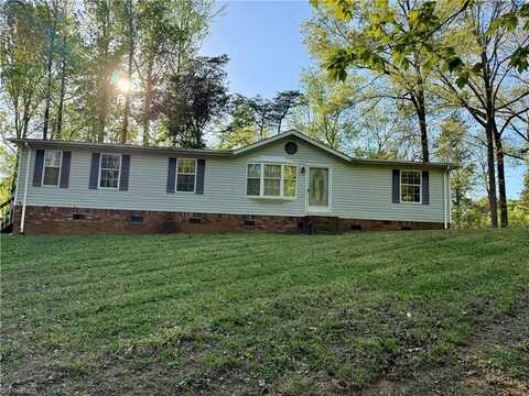 284 Eaglewood Lane, Winston Salem, NC 27127