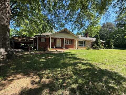 733 Wilkesboro Street, Mocksville, NC 27028