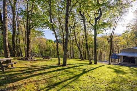 752 Mud Creek Road, Lansing, NC 28643