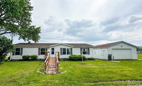 400 W Henrichs Street, Litchfield, IL 62056