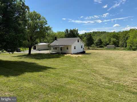 20 FLYING DOVE LANE, HEDGESVILLE, WV 25427