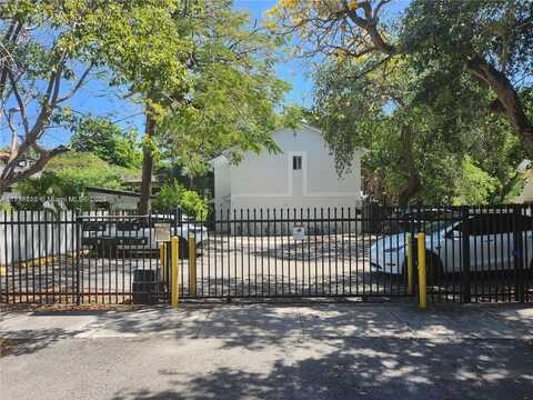 2925 Center St, Miami, FL 33133