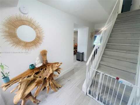 8605 NW 35th Ct, Coral Springs, FL 33065
