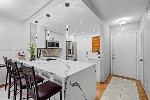 421 NE 14th Ave, Hallandale Beach, FL 33009
