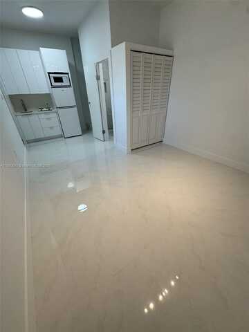 275 W 14th St, Hialeah, FL 33010