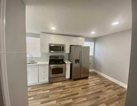 345 NE 168th St, North Miami Beach, FL 33162