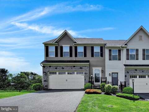 4257 SECRETARIAT STREET, HARRISBURG, PA 17112