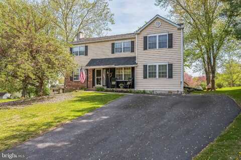 10 SHAWNEE LANE, ROYERSFORD, PA 19468