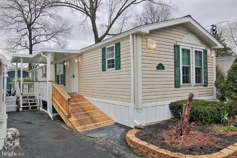 504 MAPLE DRIVE, GREEN LANE, PA 18054