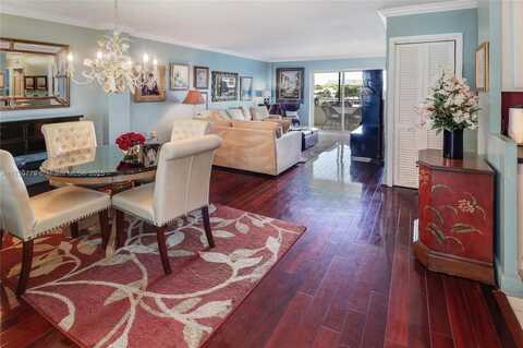 220 Kings Point Dr, Sunny Isles Beach, FL 33160