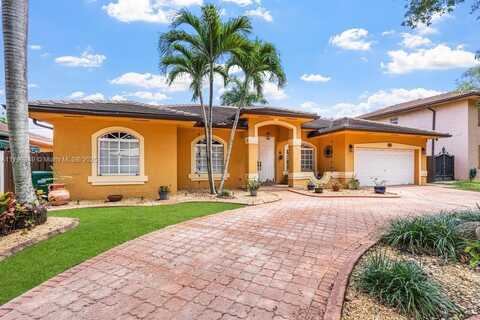 8721 NW 170th Ter, Hialeah, FL 33018