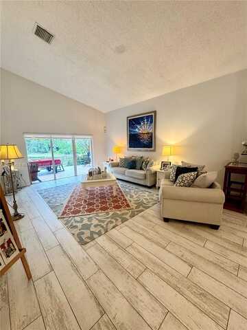 685 SW 198th Ter, Pembroke Pines, FL 33029