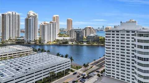 950 Brickell Bay Dr, Miami, FL 33131