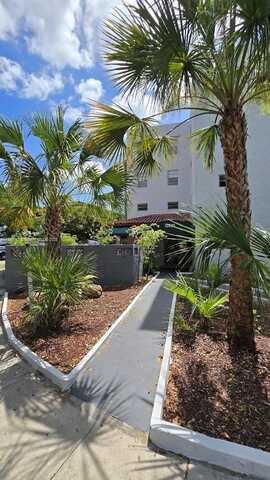 13685 NE 10th Ave, North Miami, FL 33161