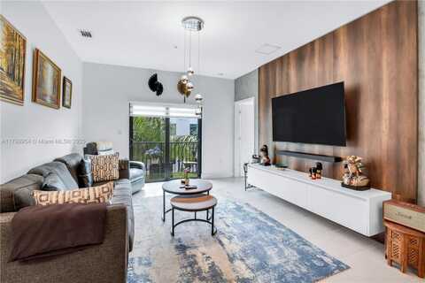 8301 NW 41st St, Doral, FL 33166