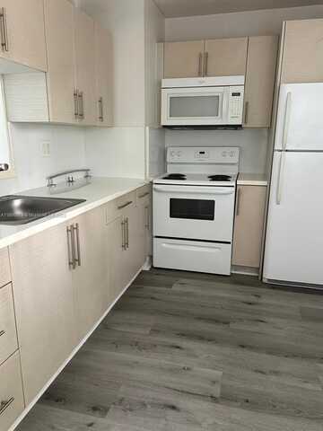 4393 NW 11th St, Miami, FL 33126