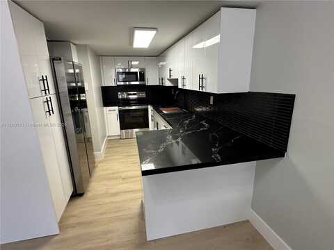 10090 NW 80th Ct, Hialeah Gardens, FL 33016